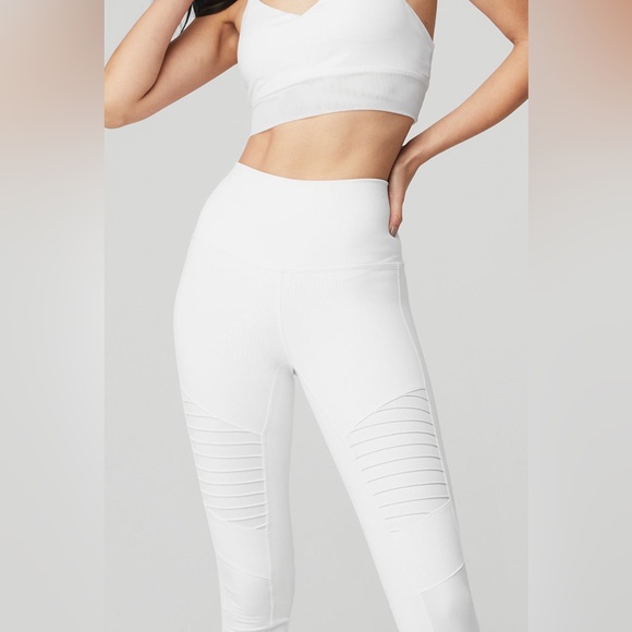 ALO White High Waisted Motto Legging. Size S - Picture 3 of 3